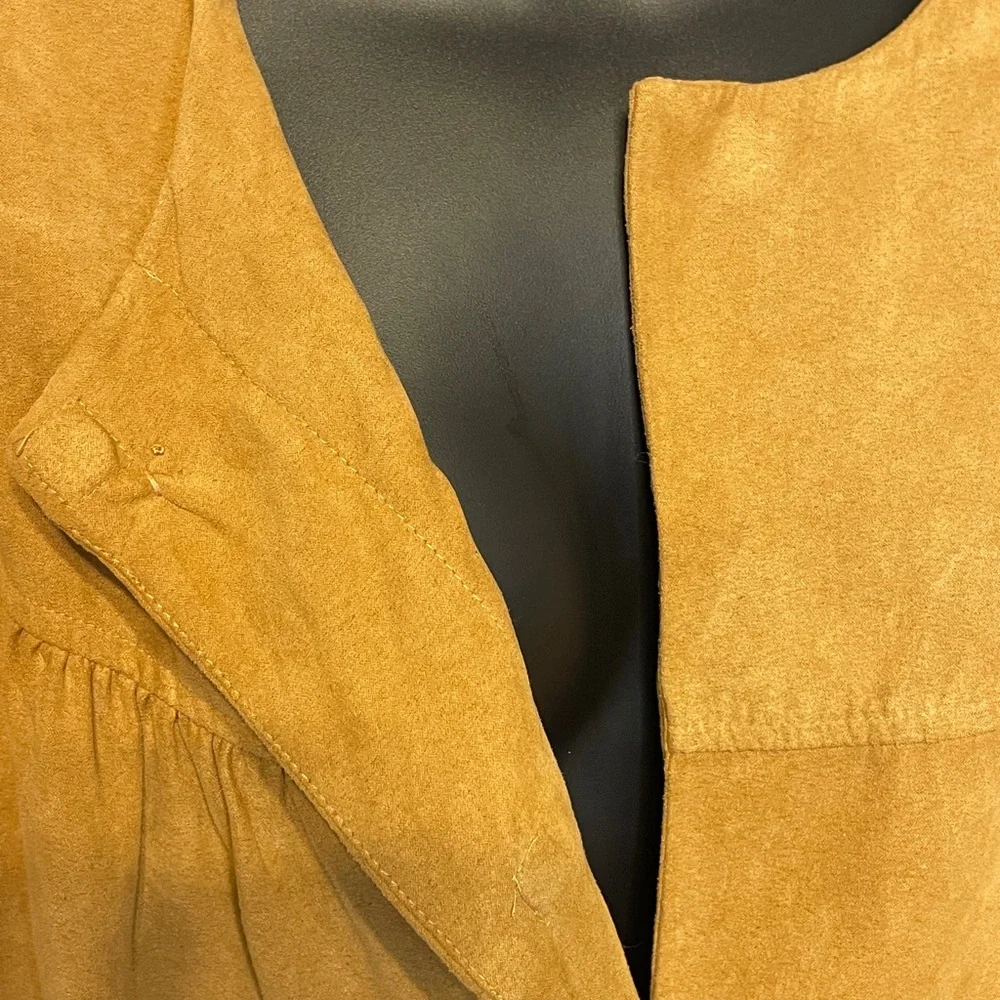 Studio Works Woman Suede Sweater/Coat with Magnetic Buttons -Size 18W - Picture 6 of 6